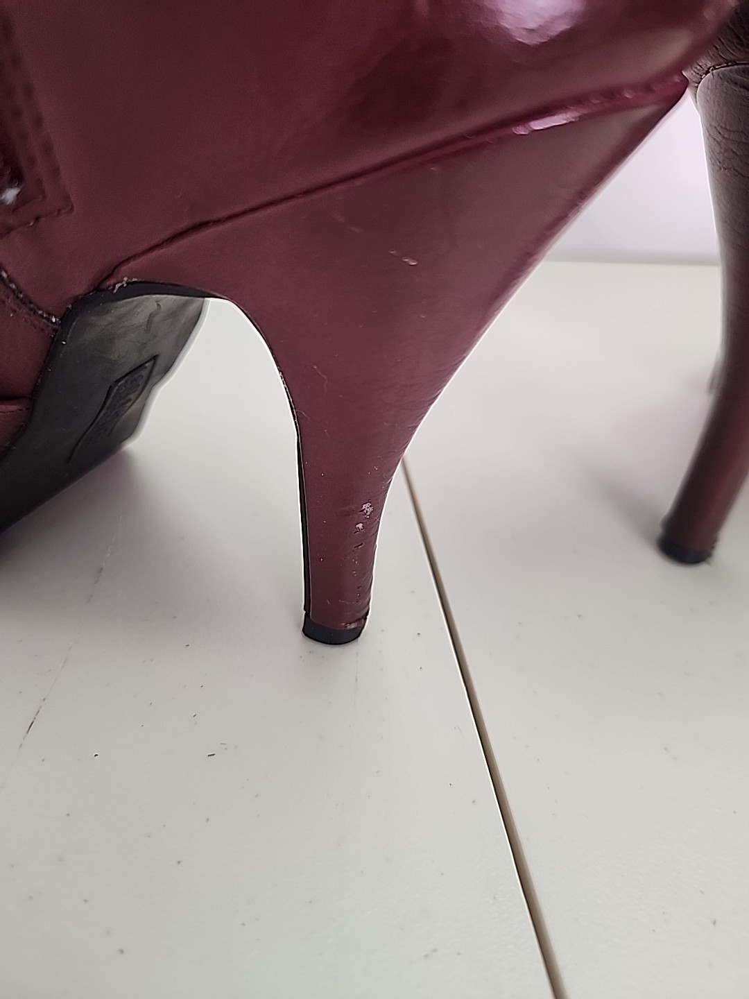UNLISTED Kenneth Cole Womens 7M BURGUNDY 4.25″ Heel Ankle Boot Sexy Witchy Goth