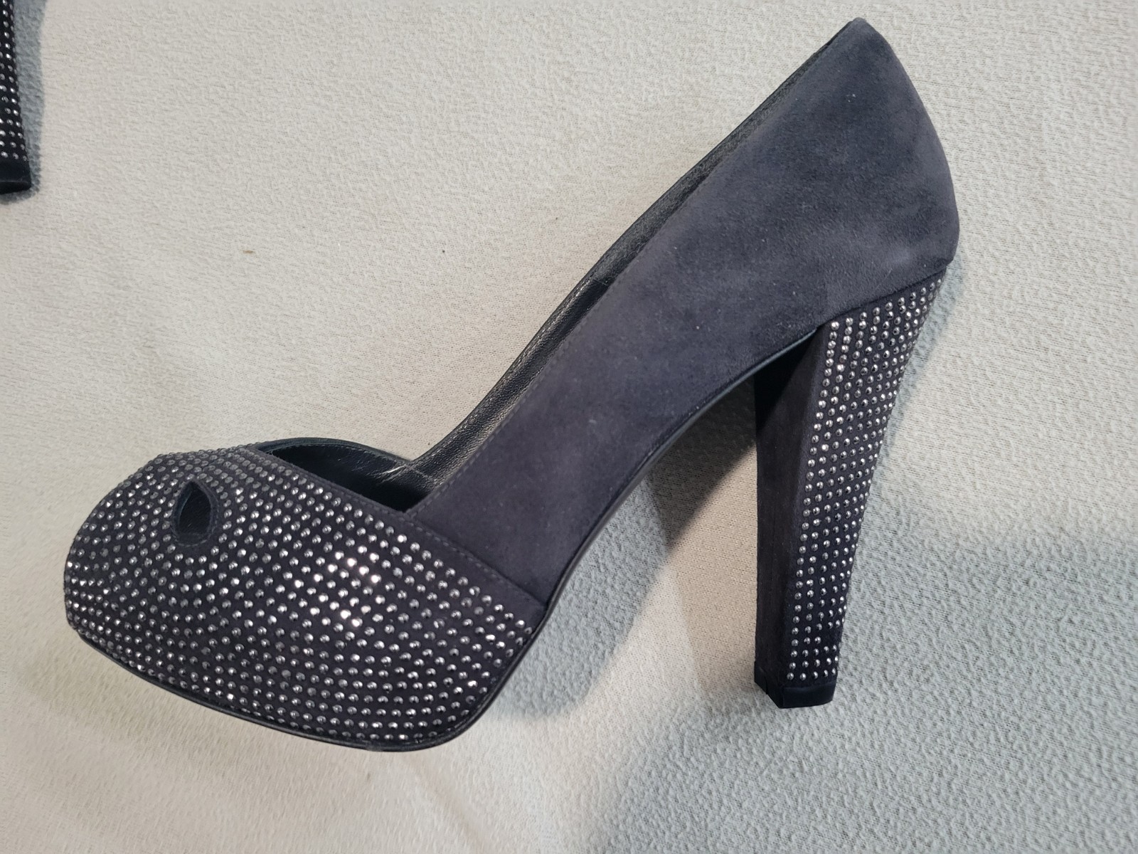 Stuart Weitzman Women’s Pewter Suede Peep Toe Studded Pumps, US 7.5