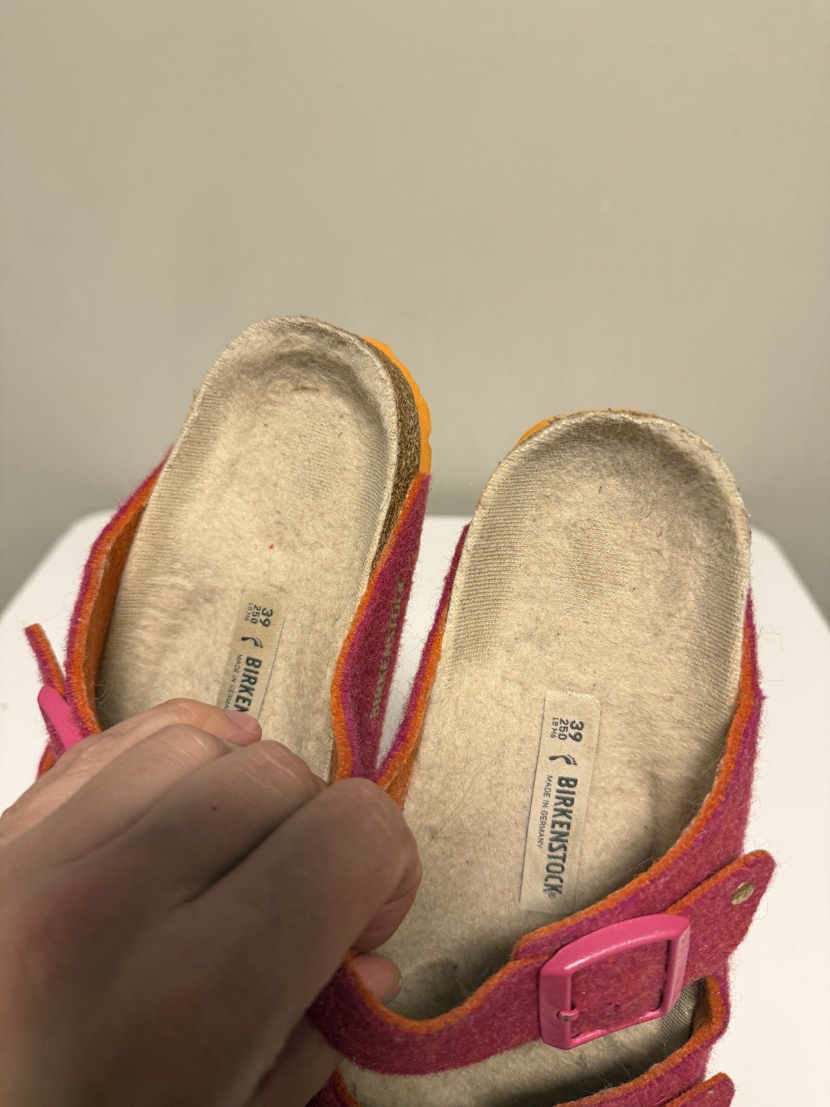 Birkenstock Arizona Happy Lamb Sandals Women’s EU 39 US 8-8.5 Medium/Narrow