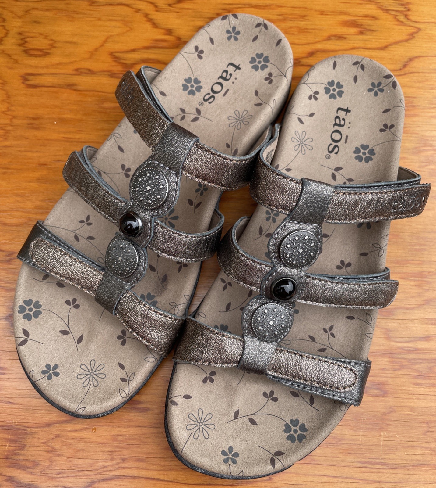 Taos Prize Bronze Women US 6 Sandals Leather Slip On Adjustable Strap Shoes EUC