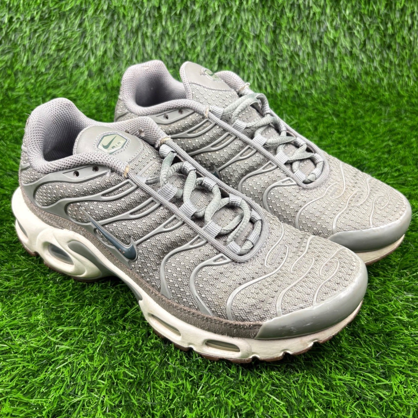 Nike Air Max Plus TN Grey Womens Sneakers 605112-053 Size 7 Tuned Air Running