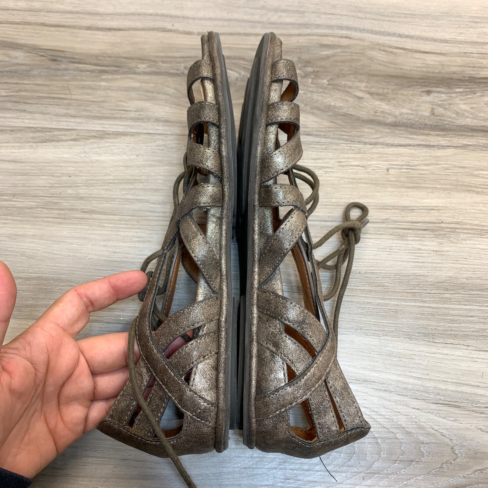 Gentle Souls Shoes Orly Gladiator Cage Metallic Man Made Sandal Size 8.5M