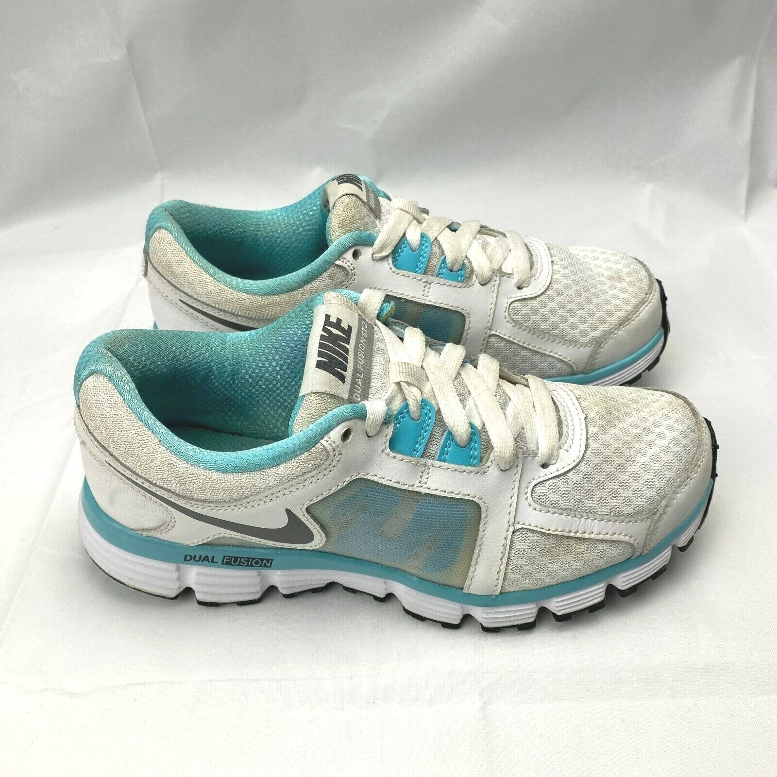 Nike Womens Dual Fusion ST2 Shoes Size 6 White/Blue Running Athletic 454240-104