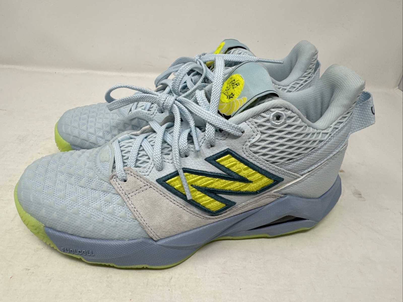 NEW New Balance CG2 Blue Yellow Shoes Women’s Size 7.5 Tennis Hard Court