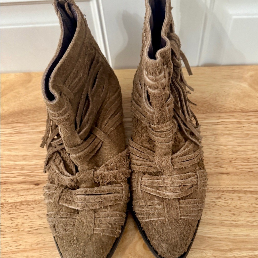 Free People Textured Tan Ankle Booties New – Grunge