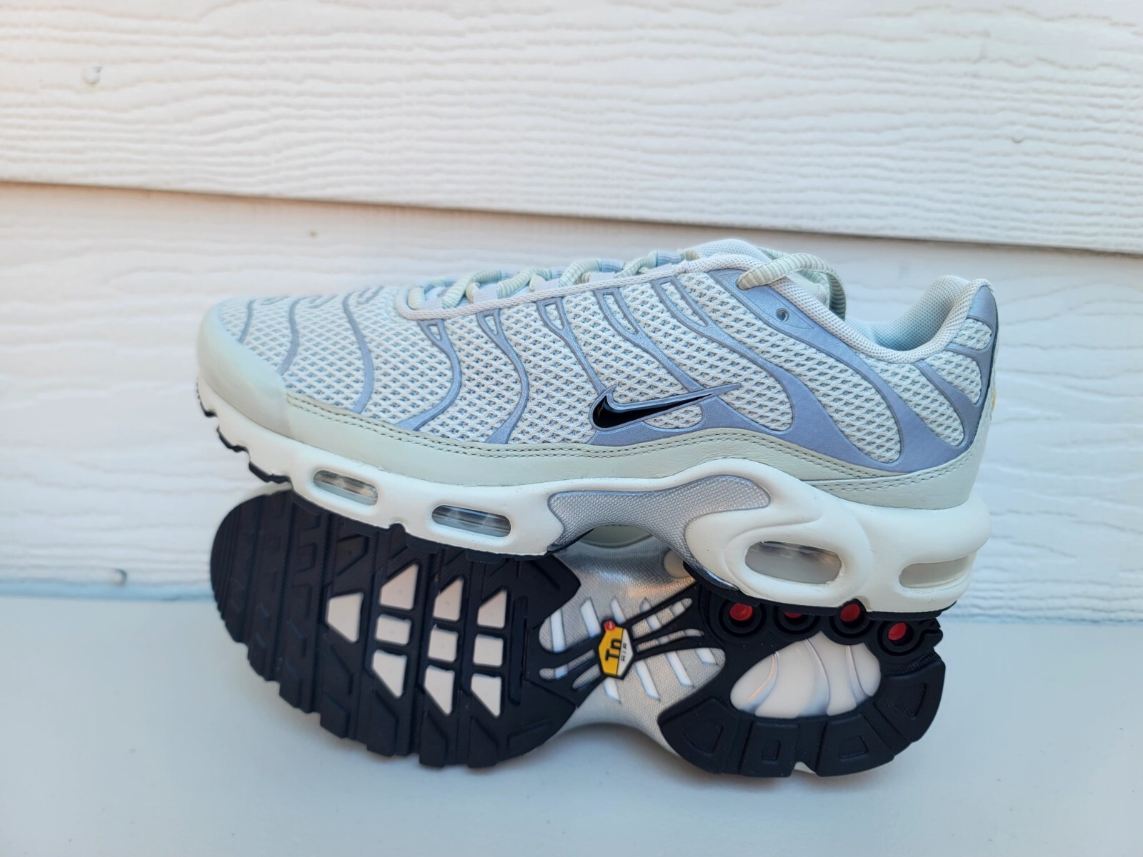NEW WOMEN’S NIKE AIR MAX PLUS MINT GREEN SILVER SZ 10
