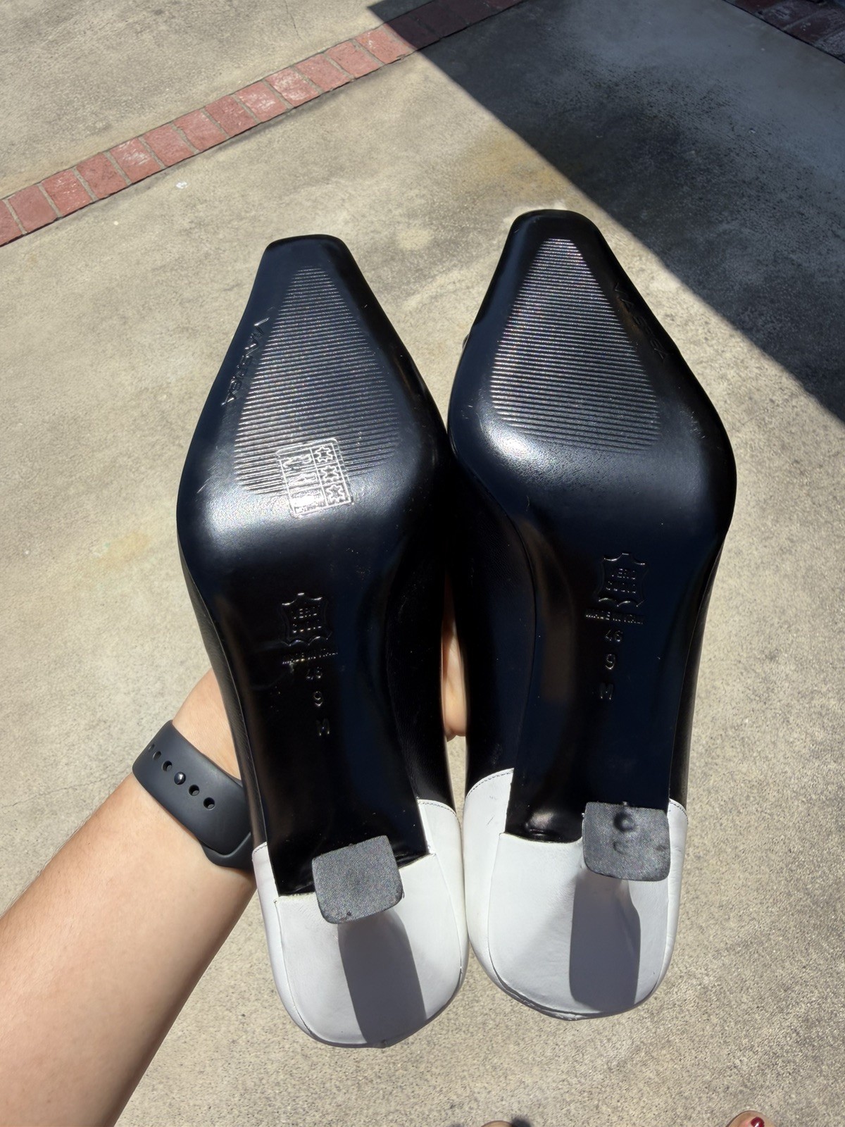 Via Spiga Pumps Women’s Size 9 M Shoes Mules Kitty Heels Leather Black & White