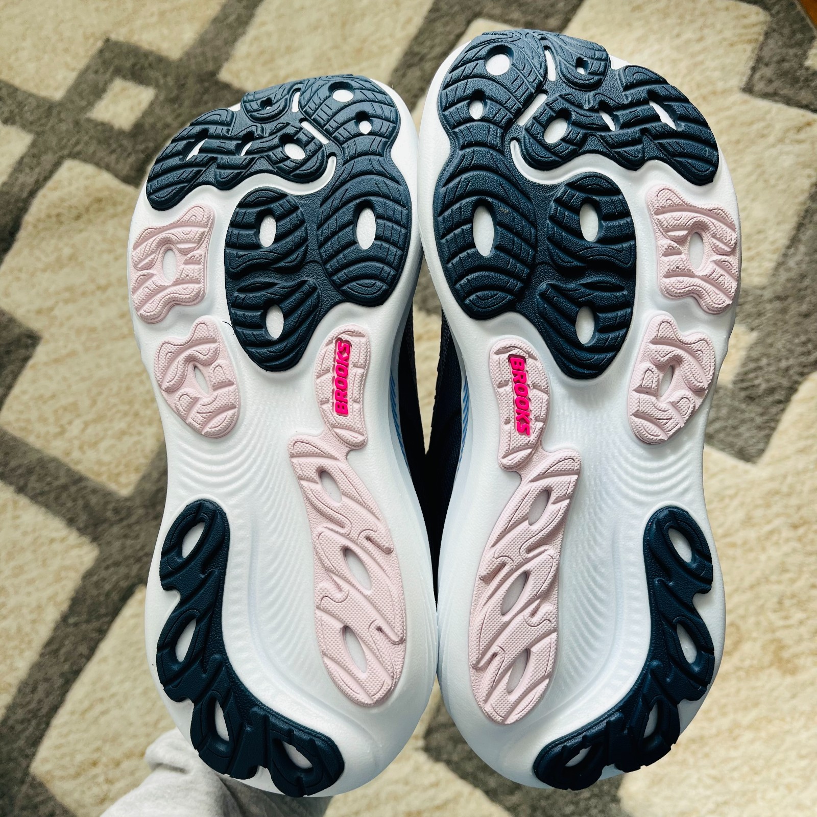 Brooks Women’s Adrenaline GTS 25 Spellbound/Blazing Bell/Pink NEW
