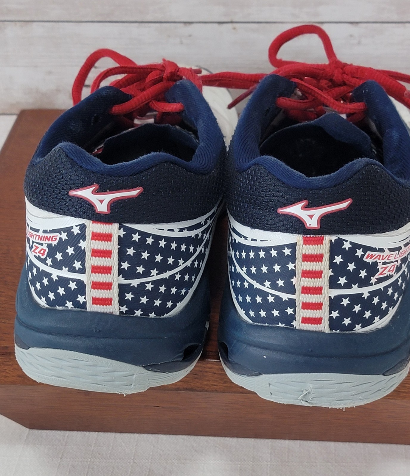 Mizuno Wave Lightning Z4 Women’s Sz 8.5 Volleyball Shoes Red White & Blue