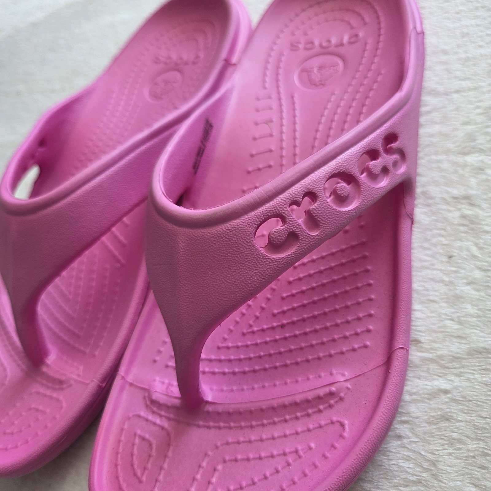 Crocs Baya Flip Flop Slip On Thong Party Pink Womens 7 NWOT