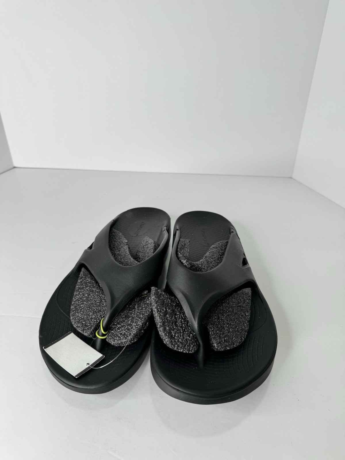 OOFOS flip flops Sandal Lightweight Recovery Footwear Unisex Black (M10/W12)