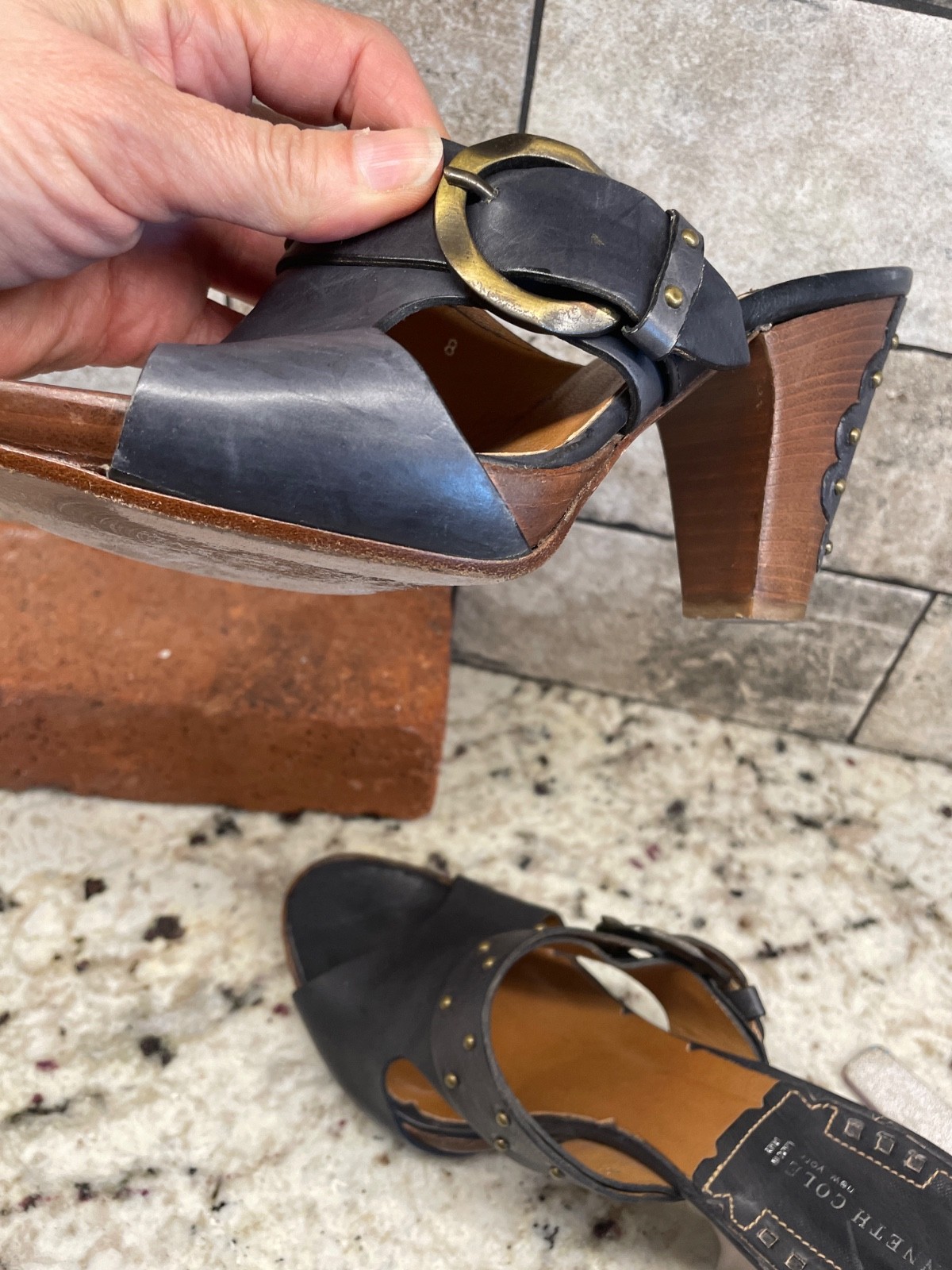 Vintage Kenneth Cole Black Charcoal Gray High Heel Mule Slide Sandals 8 EUC RARE