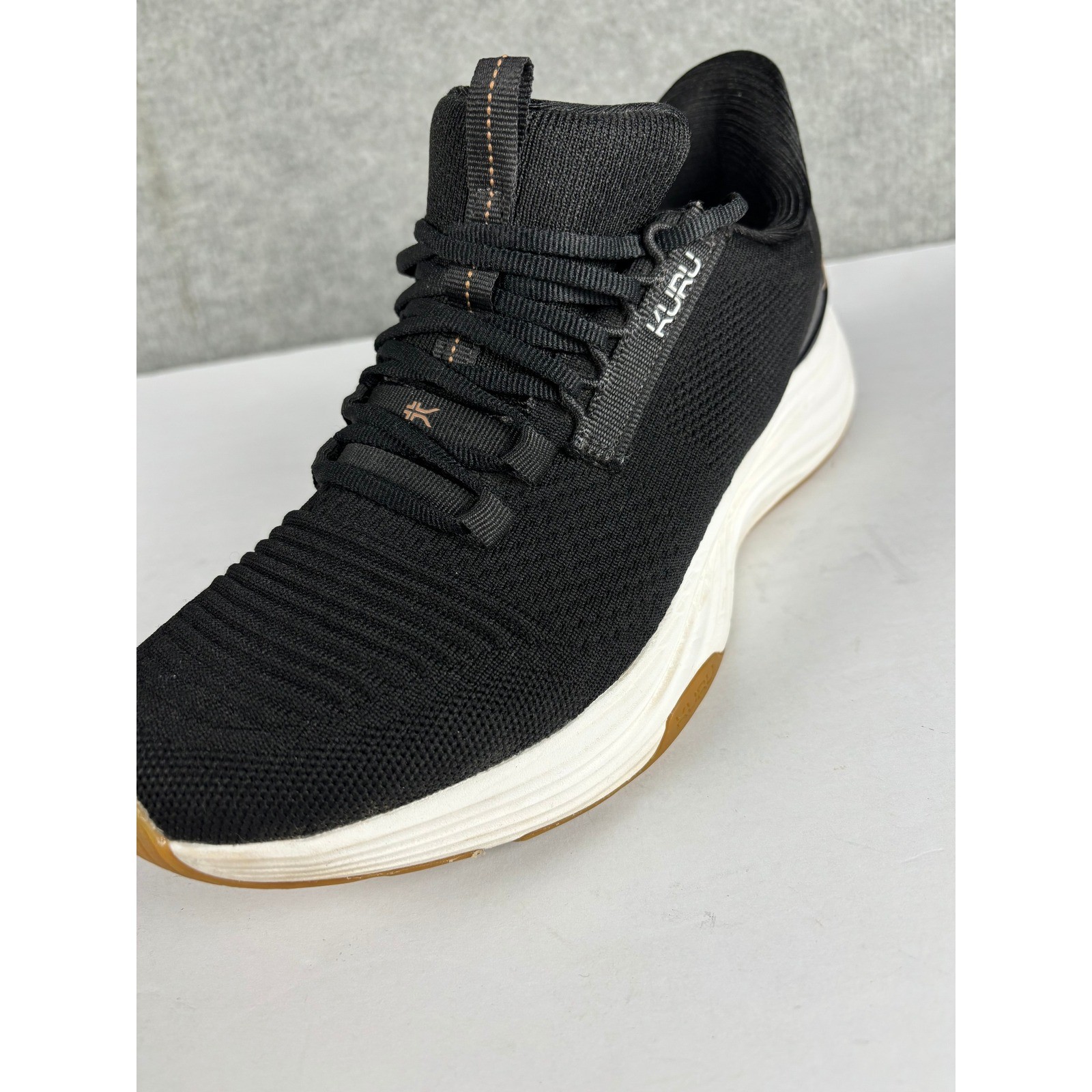 Kuru Atom 2 Athletic Walking Shoe Wide Width Size 9 Black Gum Sole