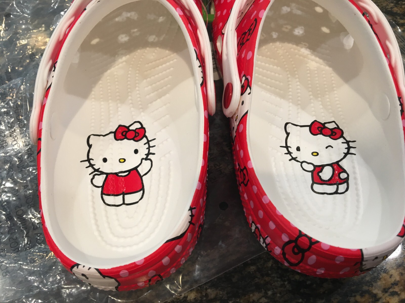 NEW Womens Crocs Hello Kitty Red Classic Clog Shoes, size 9 (also mens size 7)