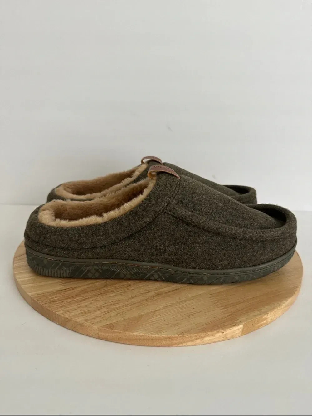 Muk Luks Miles Clog Mens Memory Foam Slip Resistant Slip-On Slippers, Sz M 9/10