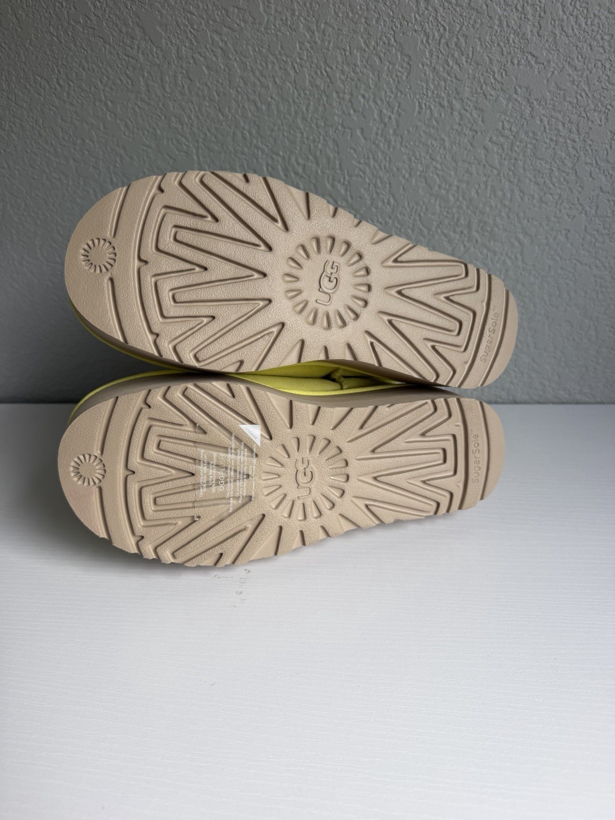 UGG Classic Ultra Mini Platform Pearfect Yellow Women’s 6 Suede Boots 1135092