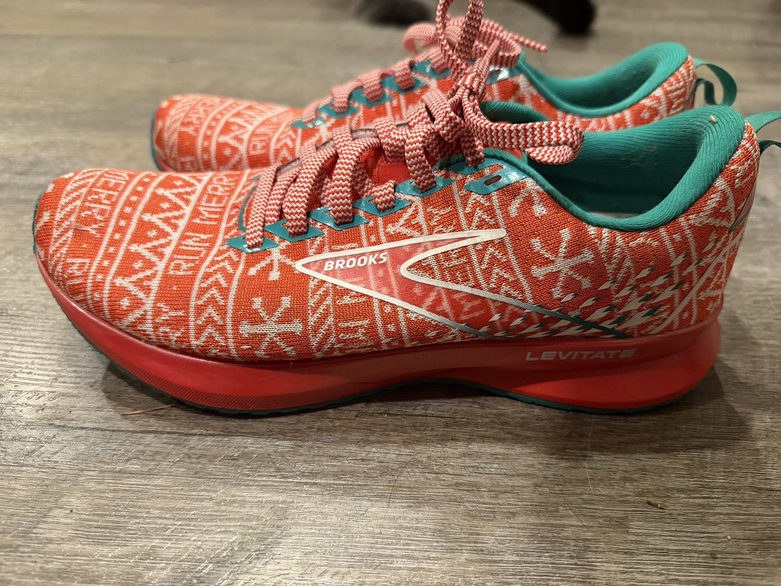 Women’s Brooks Levitate 5 Run Merry Running Shoes size 9