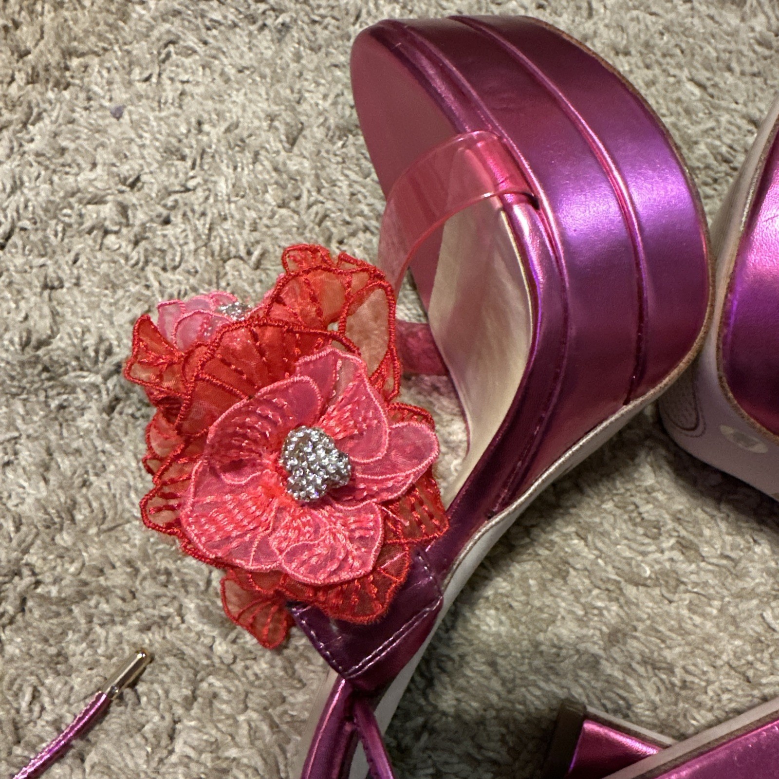 JESSICA SIMPSON Size 9.5M Iyla Pink Jewel Strappy Heels Lace Flowers Wrap Ankle