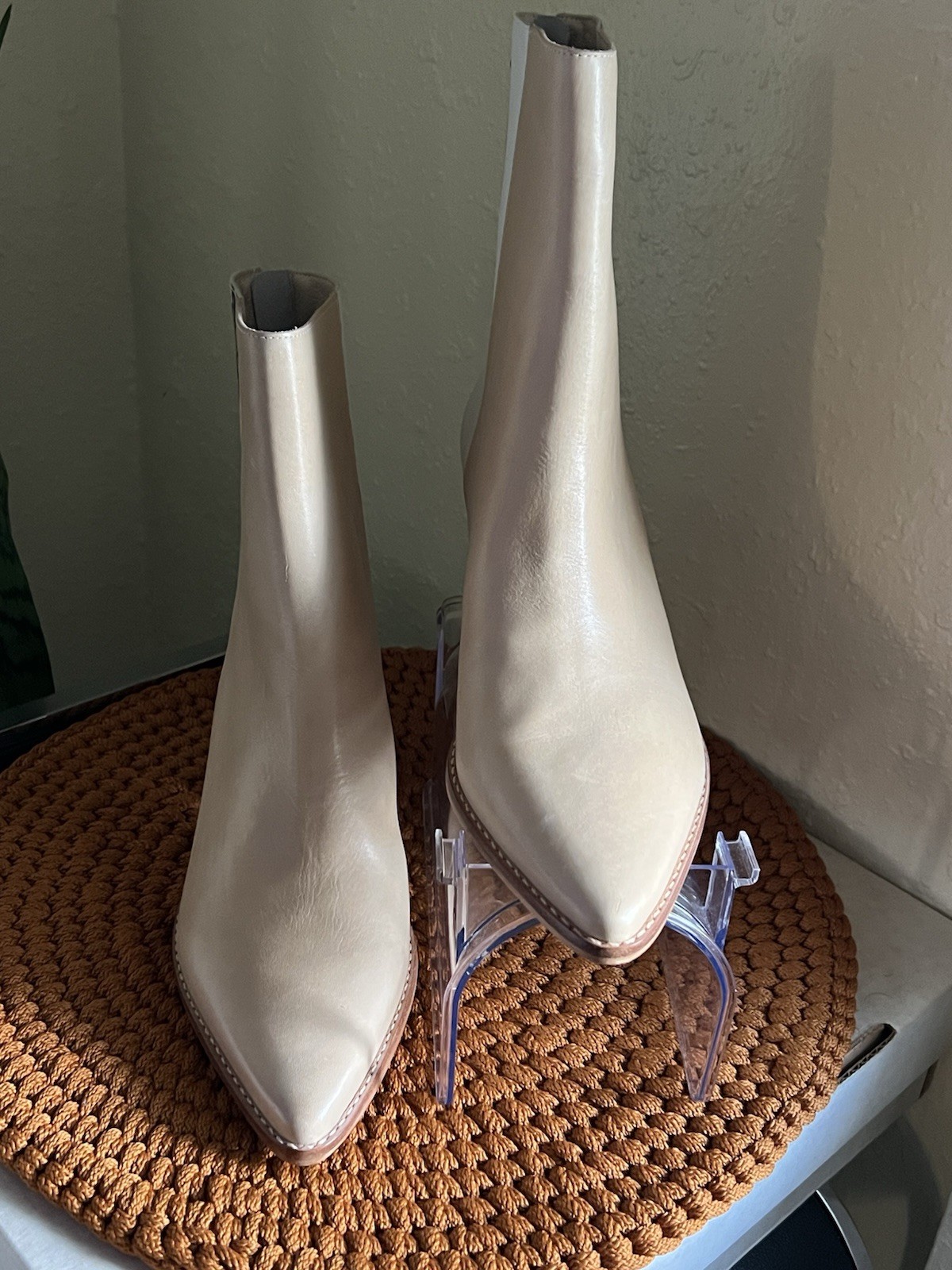Matisse Carson Two-Tone Beige, White & Snakeskin Block Heel Ankle Boots Size 8 M