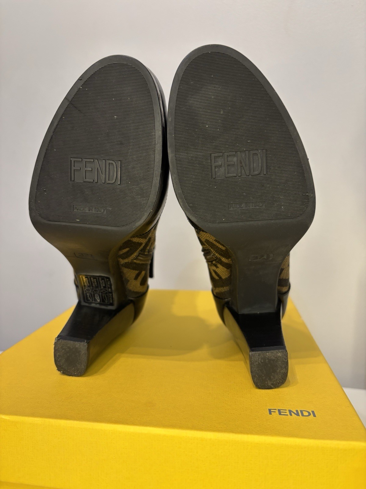 Fendi Zucca Canvas Platform Ankle Booties/ Size37.5