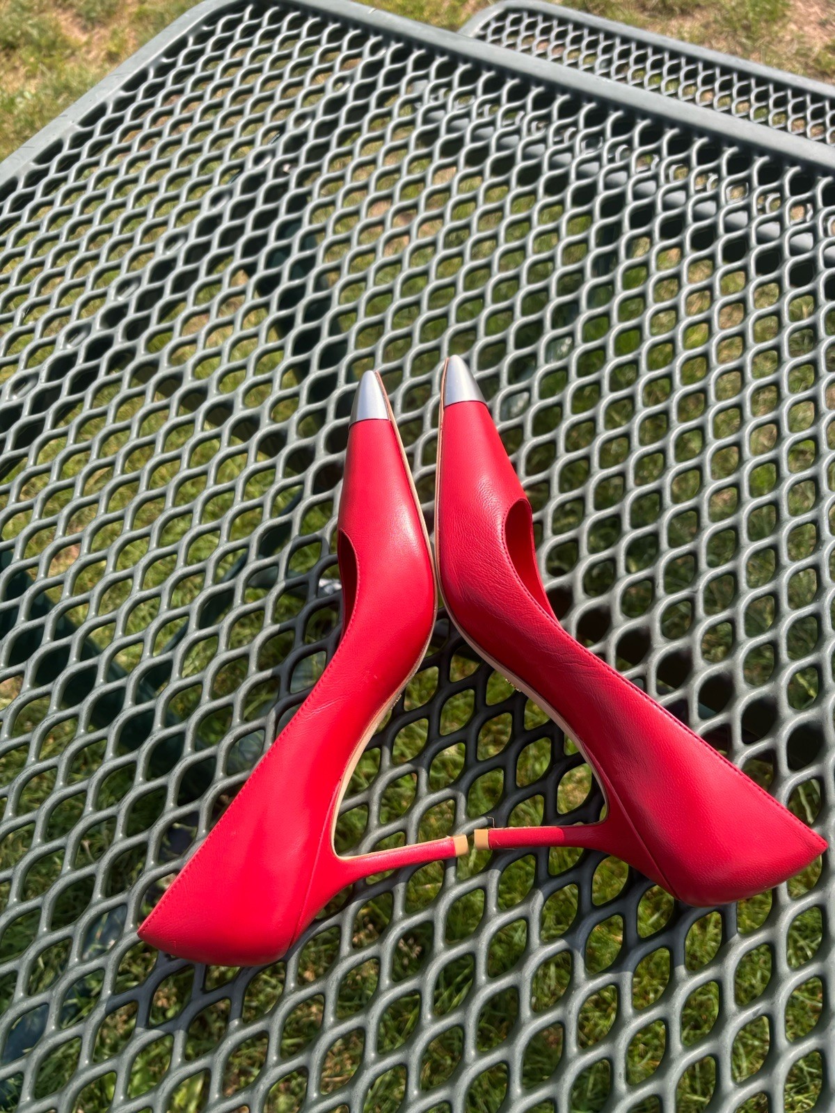 Stuart Weitzman STUART CAPSIZE 85 Pump Size 7.5B Red Brushed SILVER MSP$495