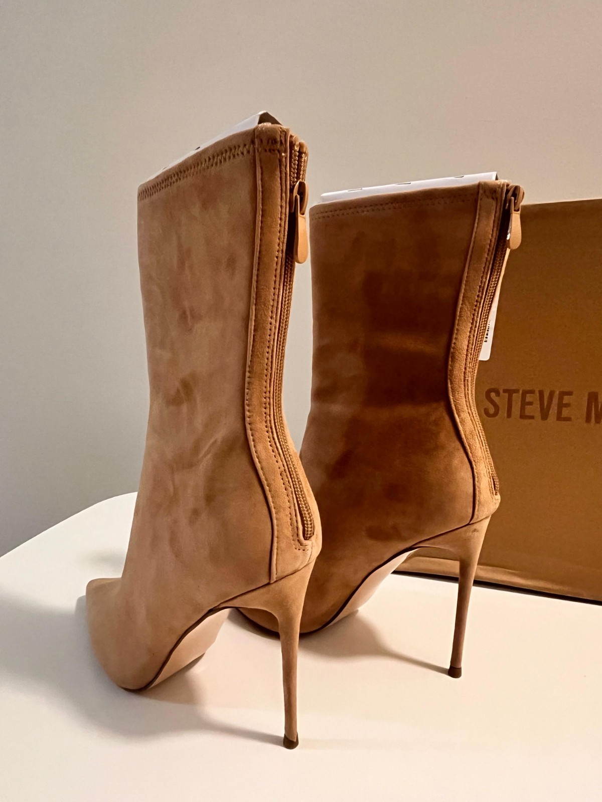 SUEDE ANKLE BOOTS 4″ COLOR CAMEL STEVE MADDEN SIZE 9