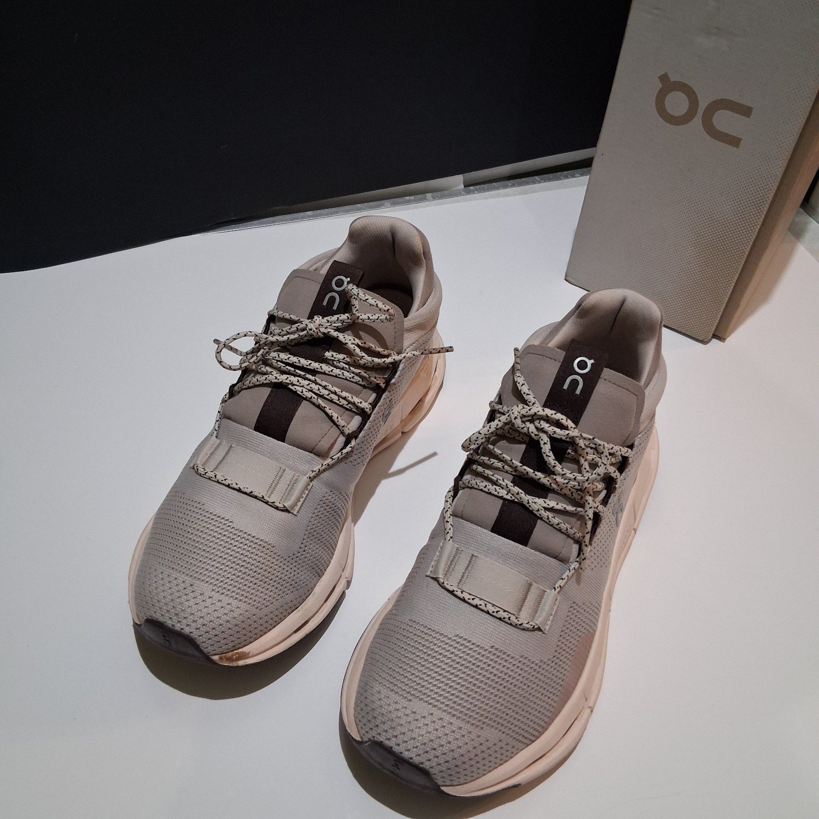 ON Running Cloudnova Pearl Shell 26.98124 Women’s Size 9.5 Sneakers New In Box