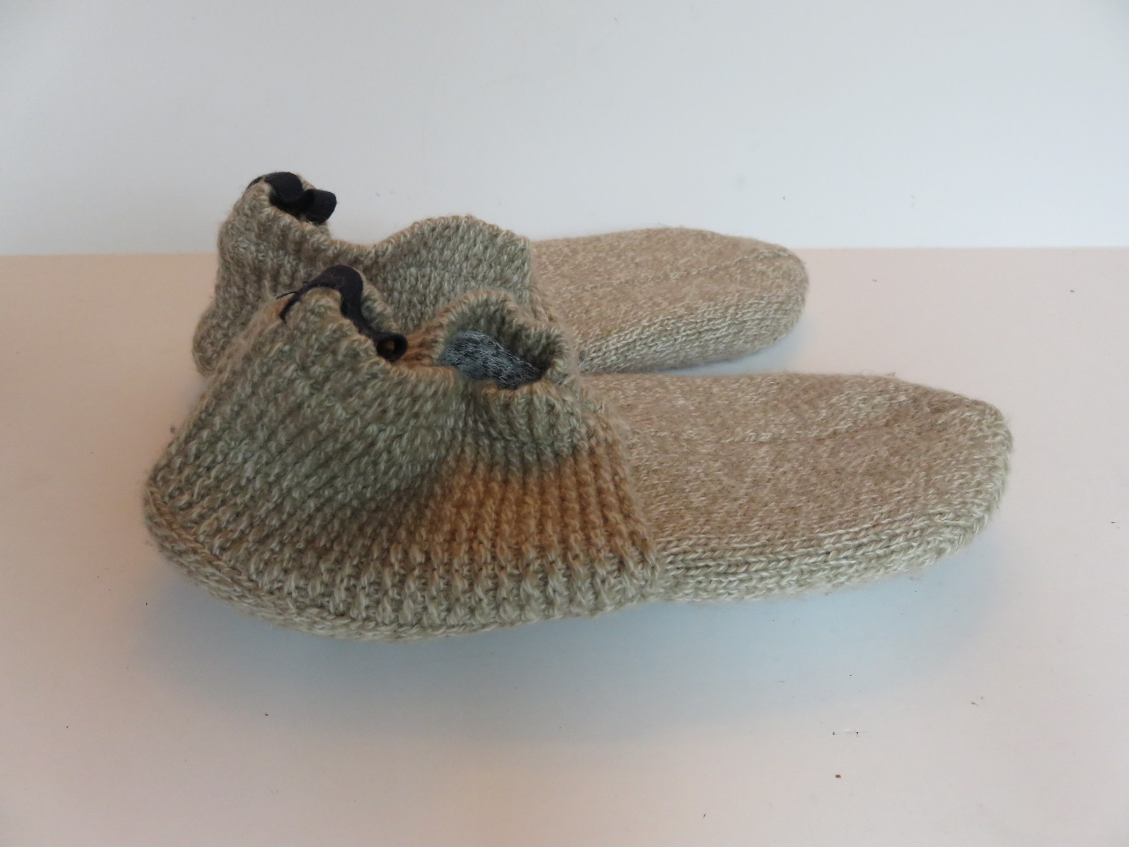 Bombas Gripper Slippers Oatmeal Tan Marl Knit House Shoes Women’s Size XS