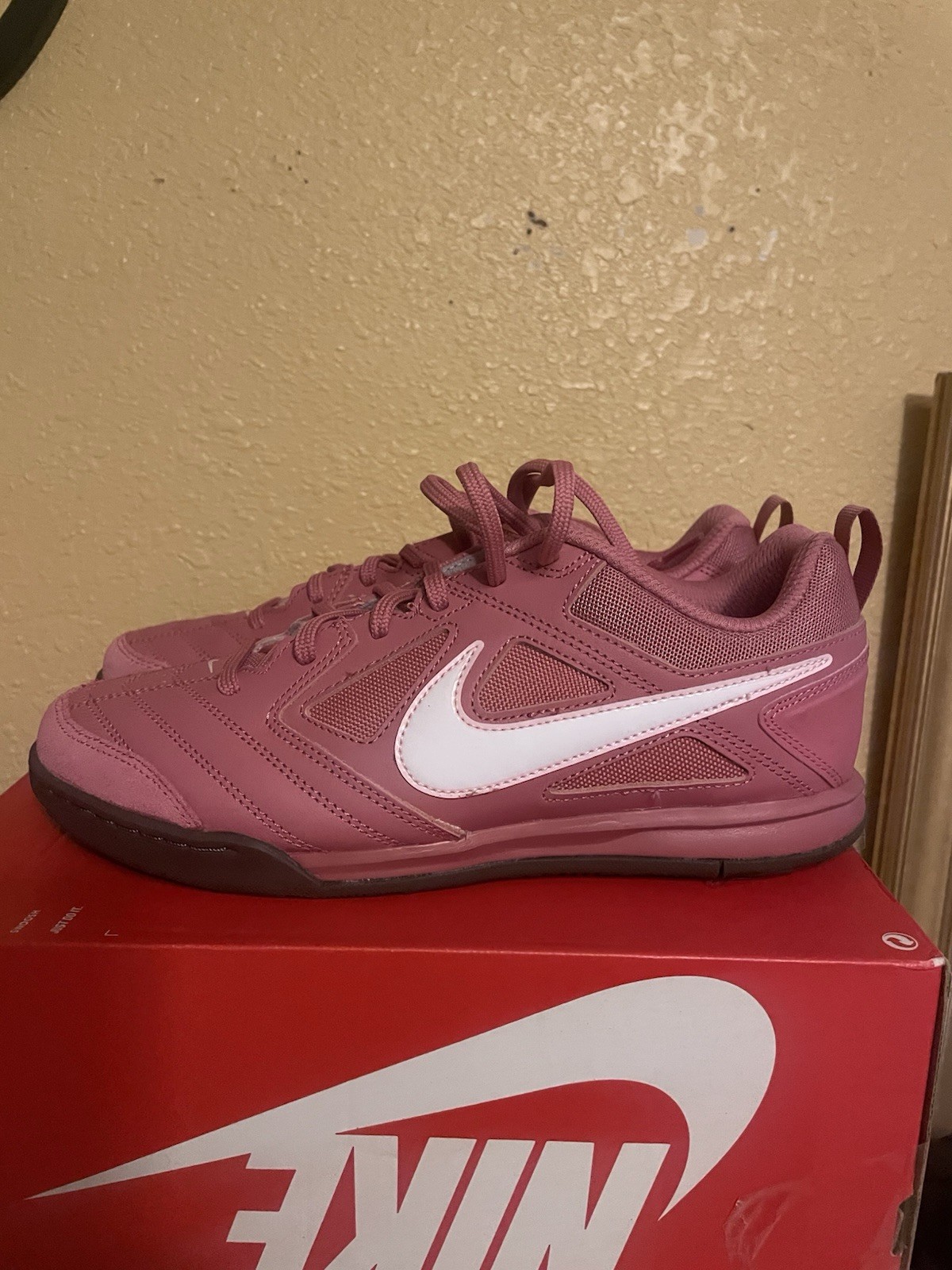 Nike Gato (GS) Pink/White Unisex Kids Synthetic Sneakers US 7Y/9W HV9596-600