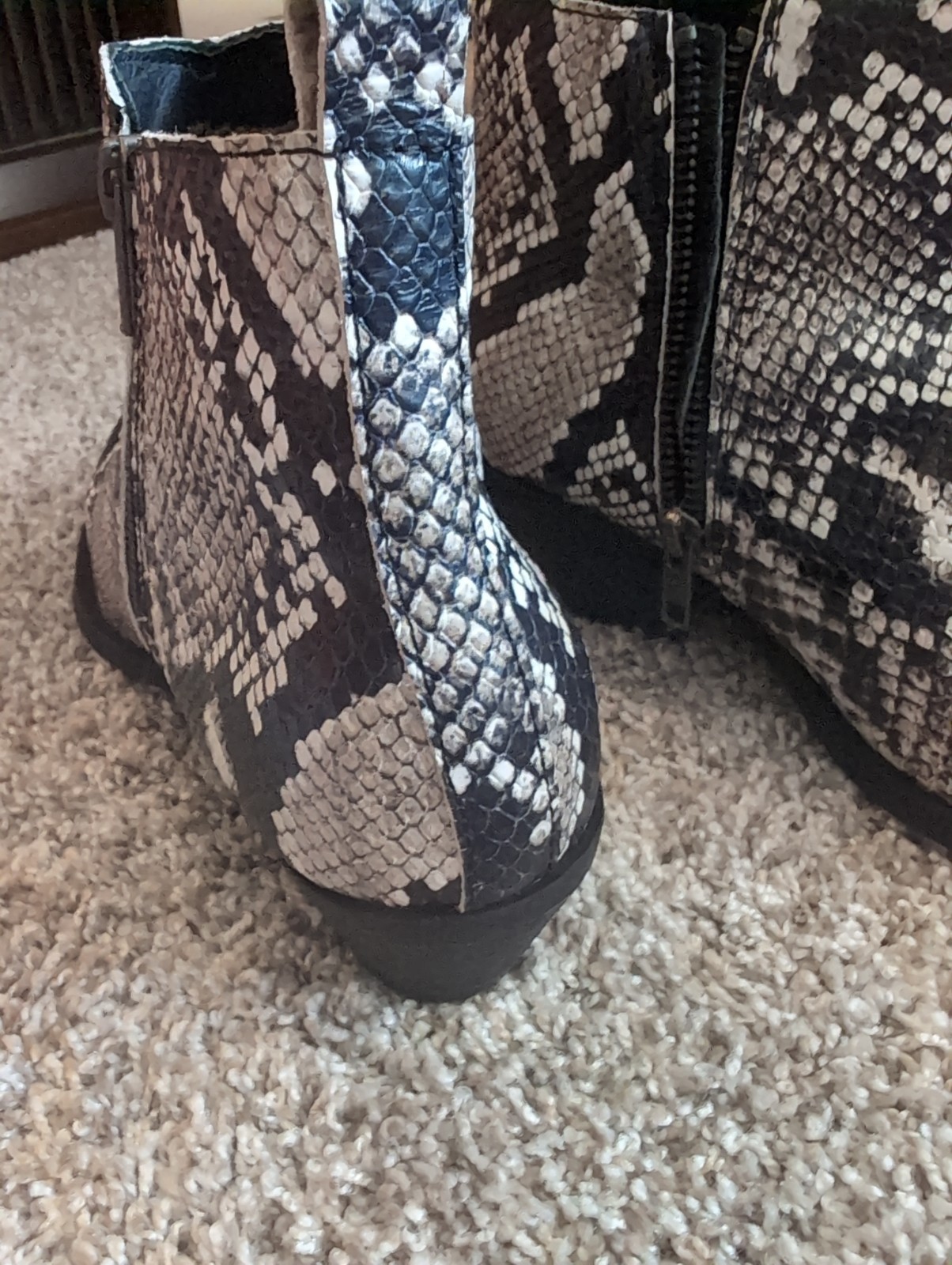 Beautiful Loretta Pettinri Woven Leather Snake Skin Ankle Boots Size 8