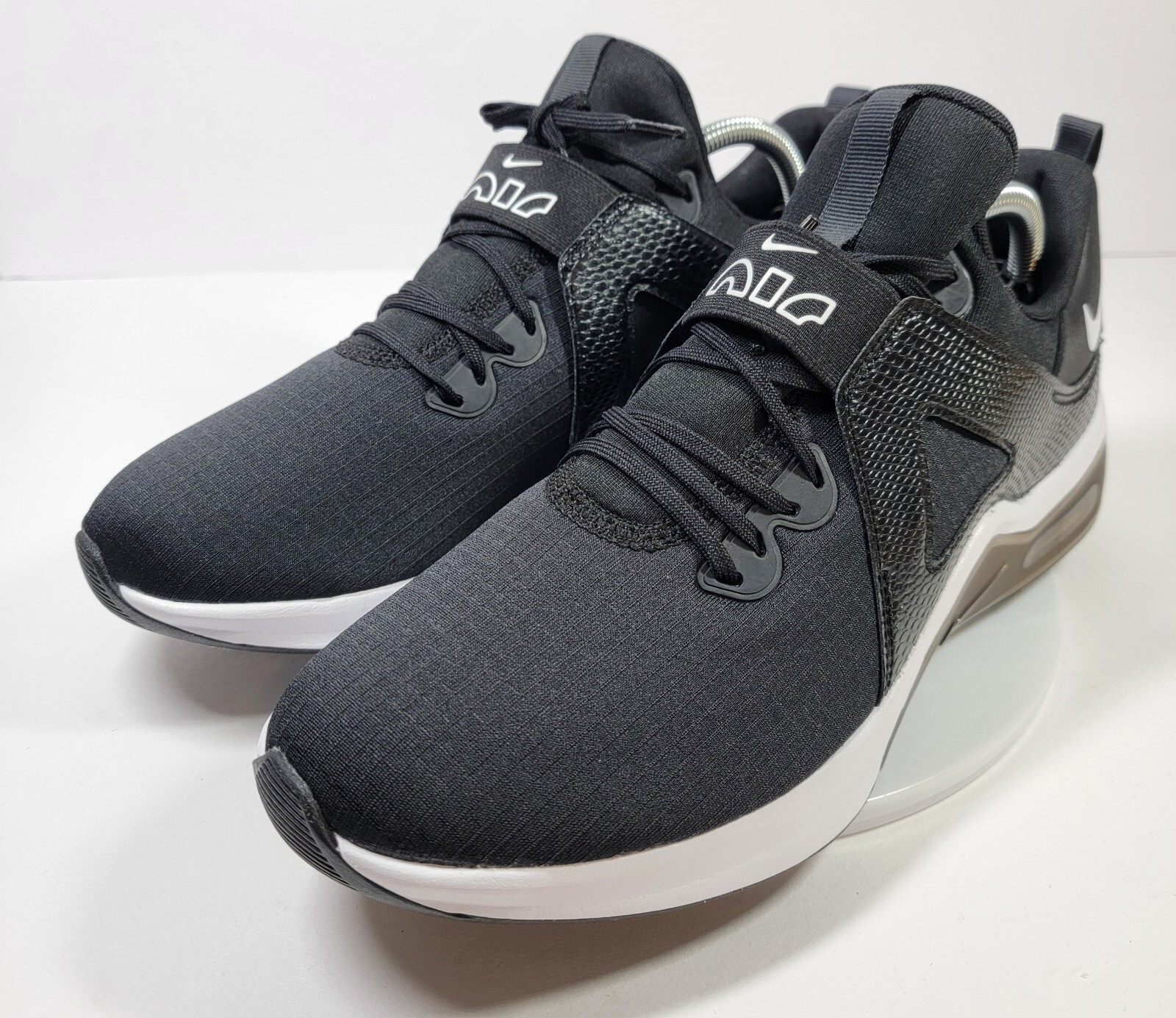 Nike Air Max Bella TR 5 Running Shoes Women’s 11 Black White Charcoal DD9285-010
