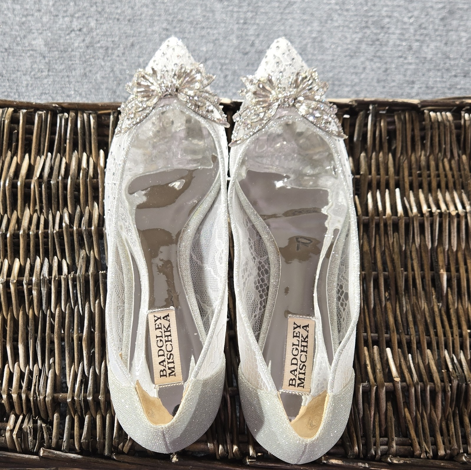 Badgley Mischka Silver Lace Embellished Crystal Rhinestone Beaded Flats Size 8.5