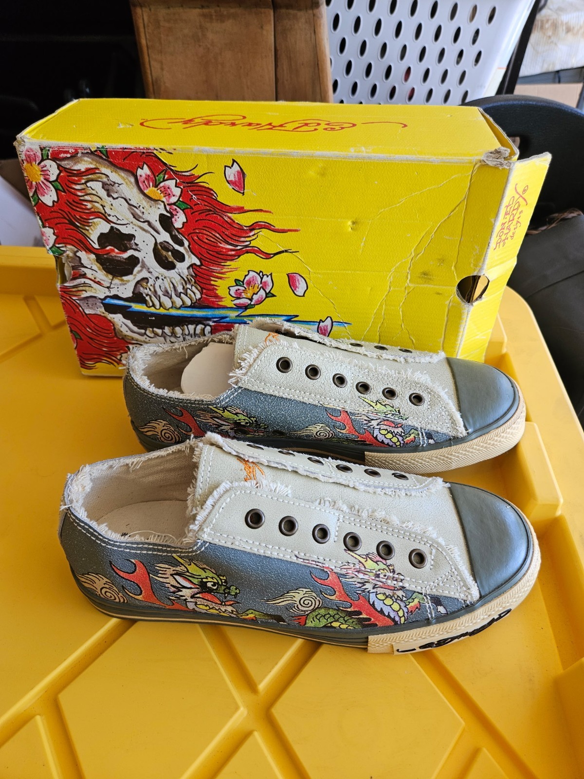 Ed Hardy Dragon & Eagle Women’s US 9 Gray Low Top Lace-Up Lightweight Sneakers