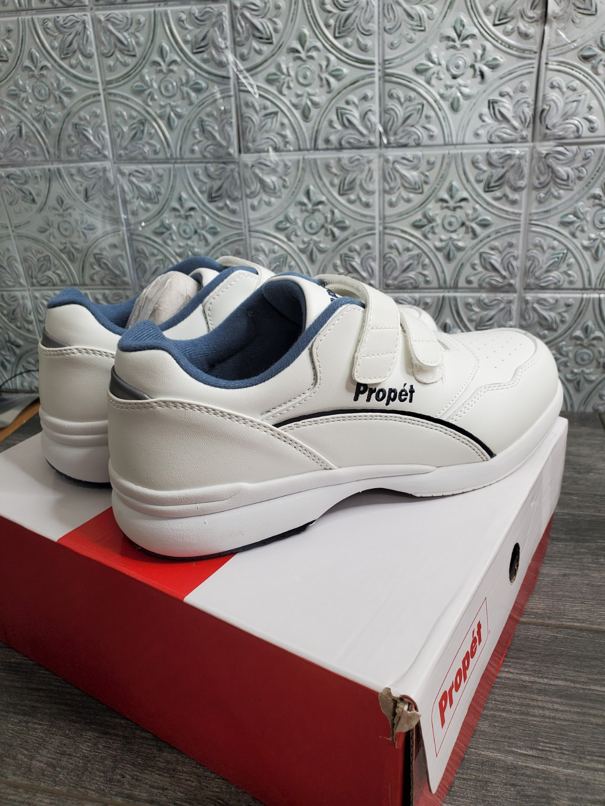 Woman’s Shoes Propet Tour Walker Strap