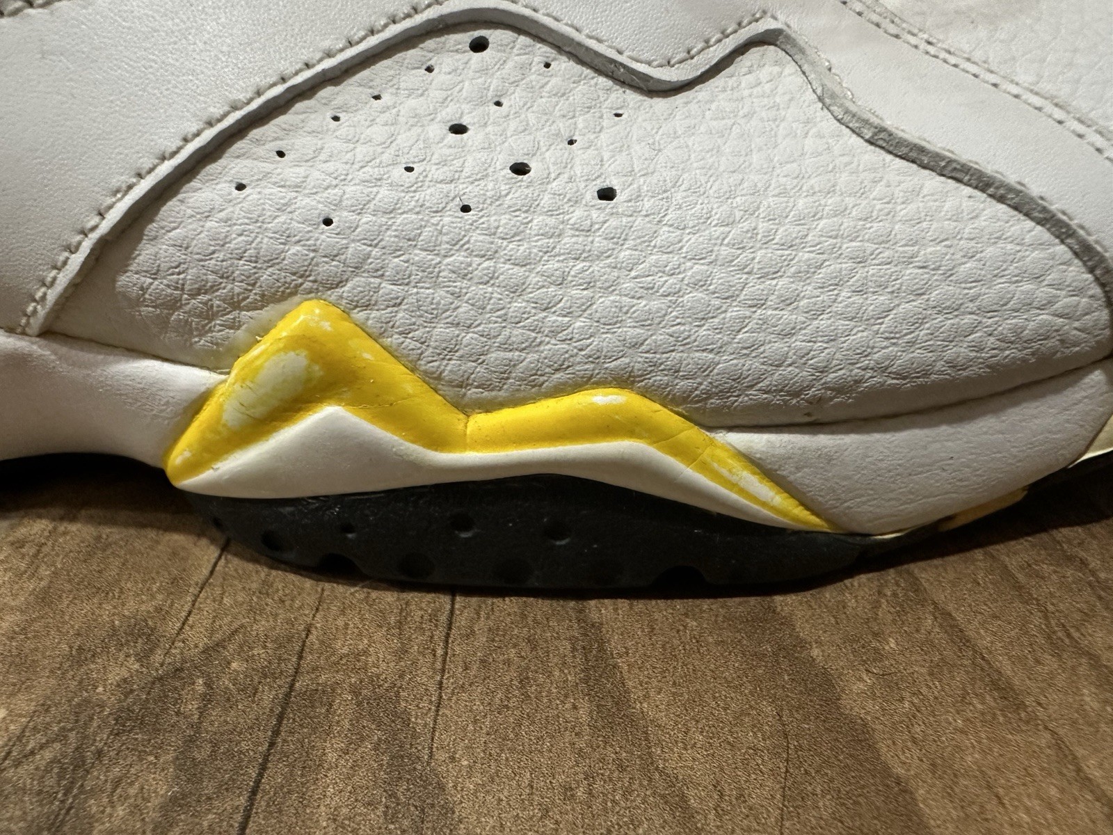 Jordan 7 Maize Size 7.5 (No Box Separation Please Read Description & See Photos)