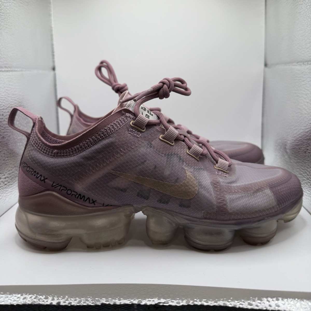 Nike Air VaporMax 2019 Women’s Low Top Lace-Up Sneaker Soft Pink AR6632-500
