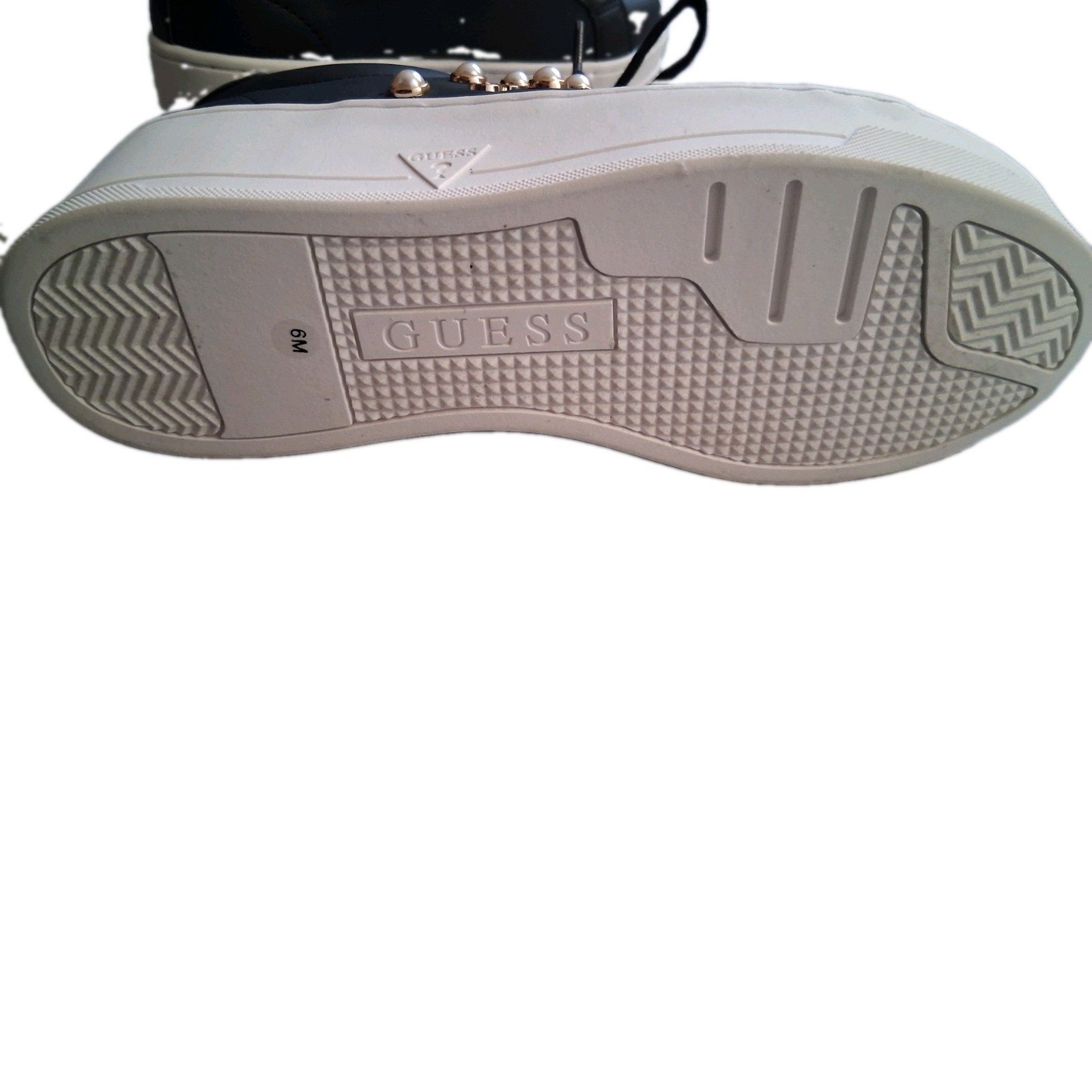 GUESS GFSONTA Platform Lace-Up Low Top Sneakers Black/White Pearl Logo
