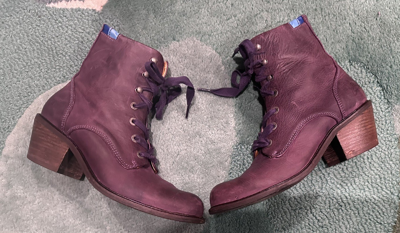 Fluevog EXCELLENT Adriana Nuni purple leather lace-up heeled boot – 11