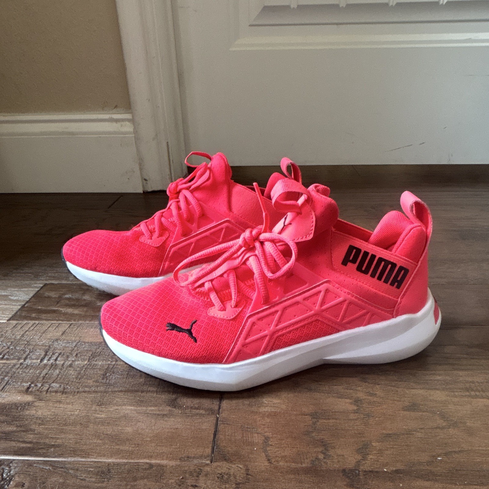 PUMA Softride Pink/White/Black Low Top Lace-Up Athletic Sneaker Rubber Sole