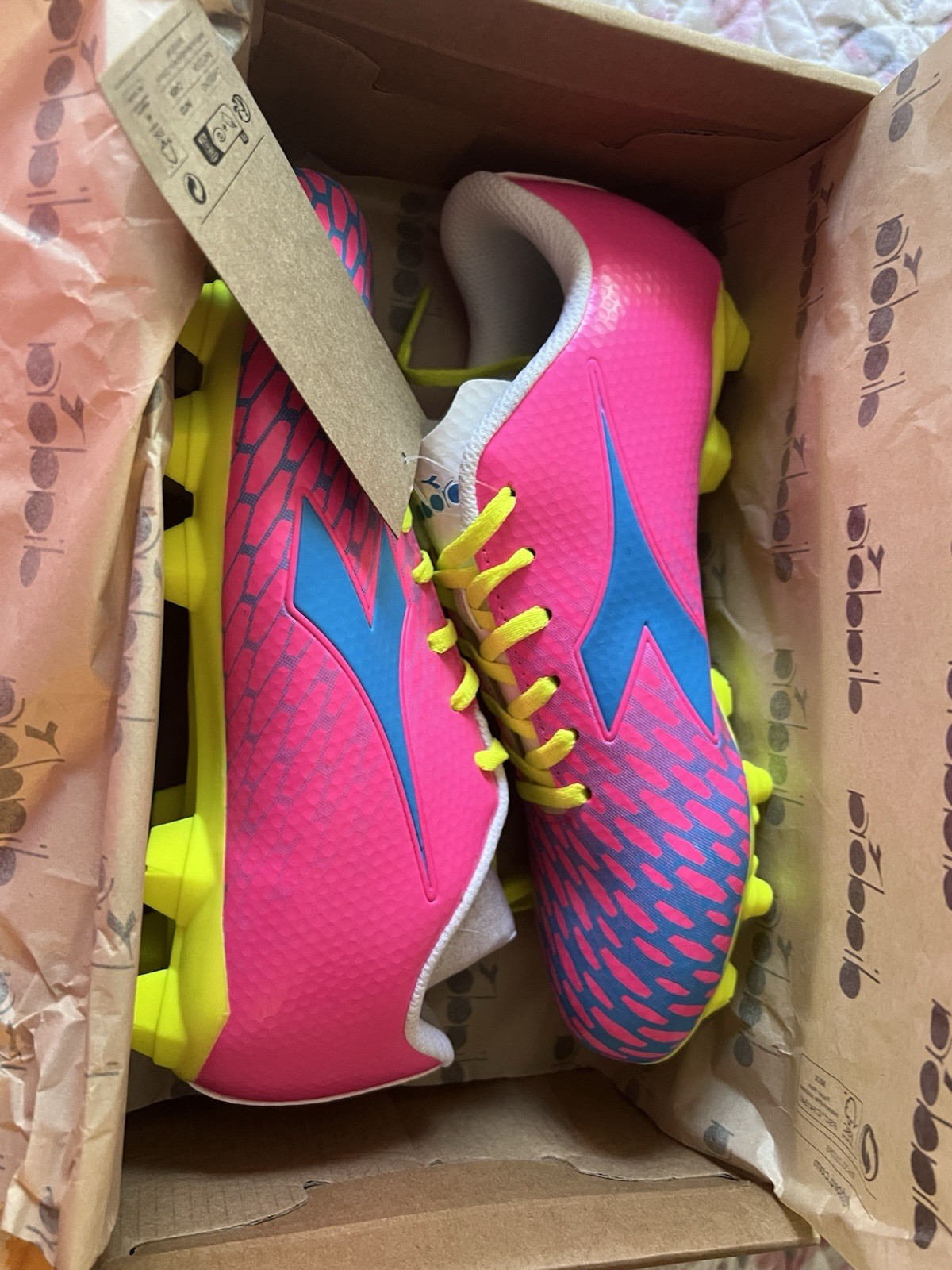 Diadora Soccer Cleats Size 5.5 Men Size 7 Women