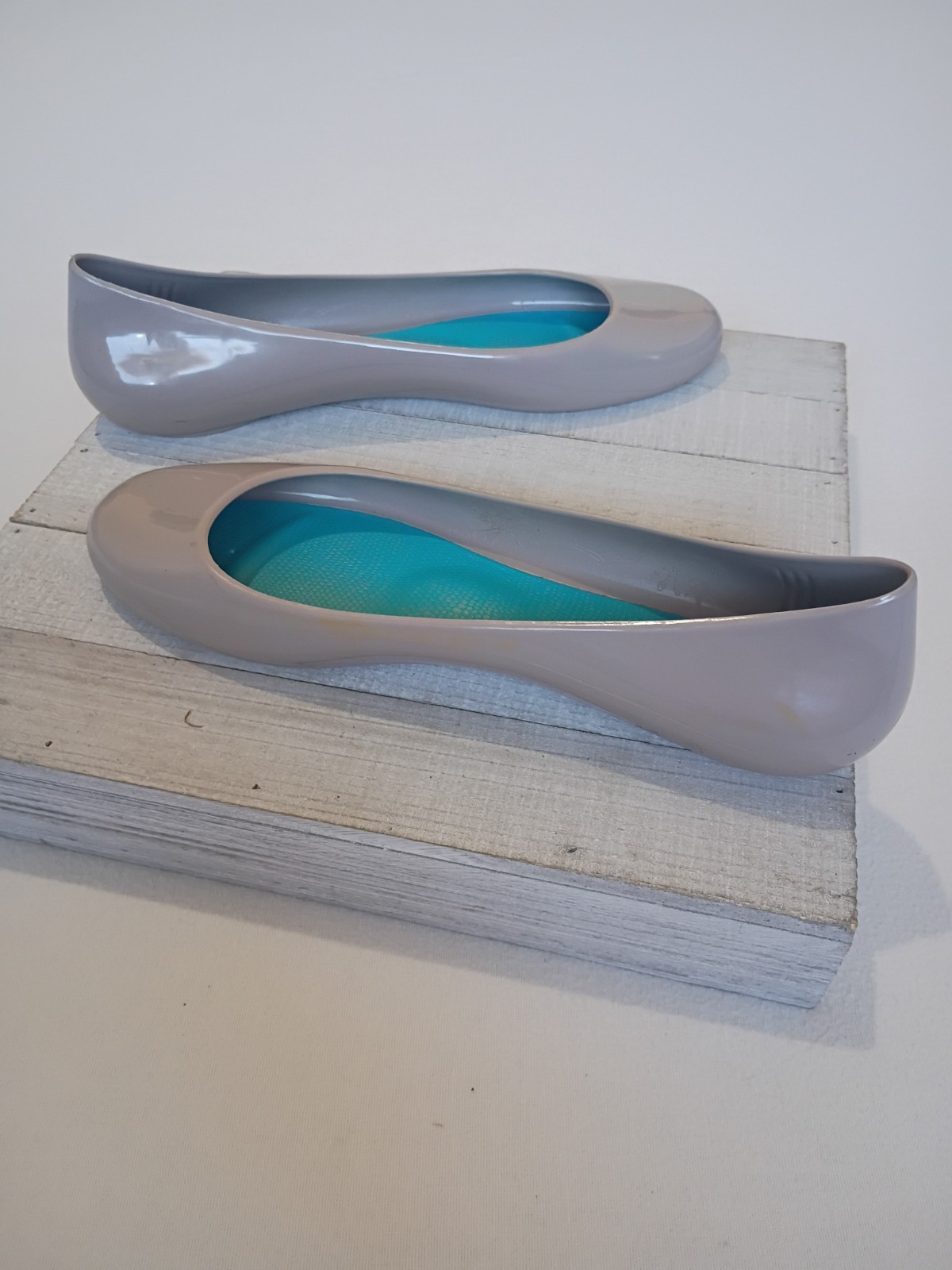 OKA b. Gloss Size 10 Taupe Ballet Flats with Teal Insole Minimalist Neutral