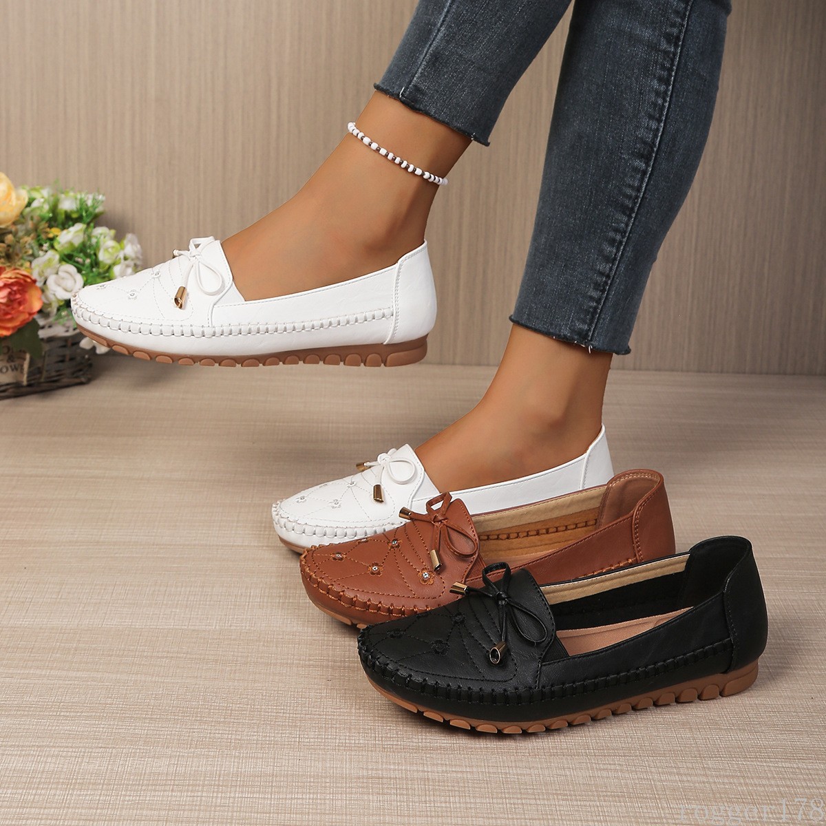 Womens Bow Accent Loafers Slip-On Casual Flat Driving Shoes for Daily Wear
