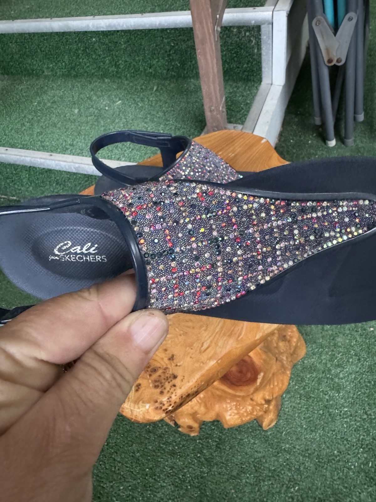 Women’s Cali From Skechers Yoga Foam Sandals Size 10 Rainbow Rhinestones Navy