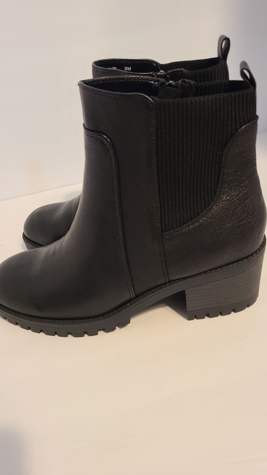 Bella Vita Womens Connery Boots Chelsea NWB Size 9