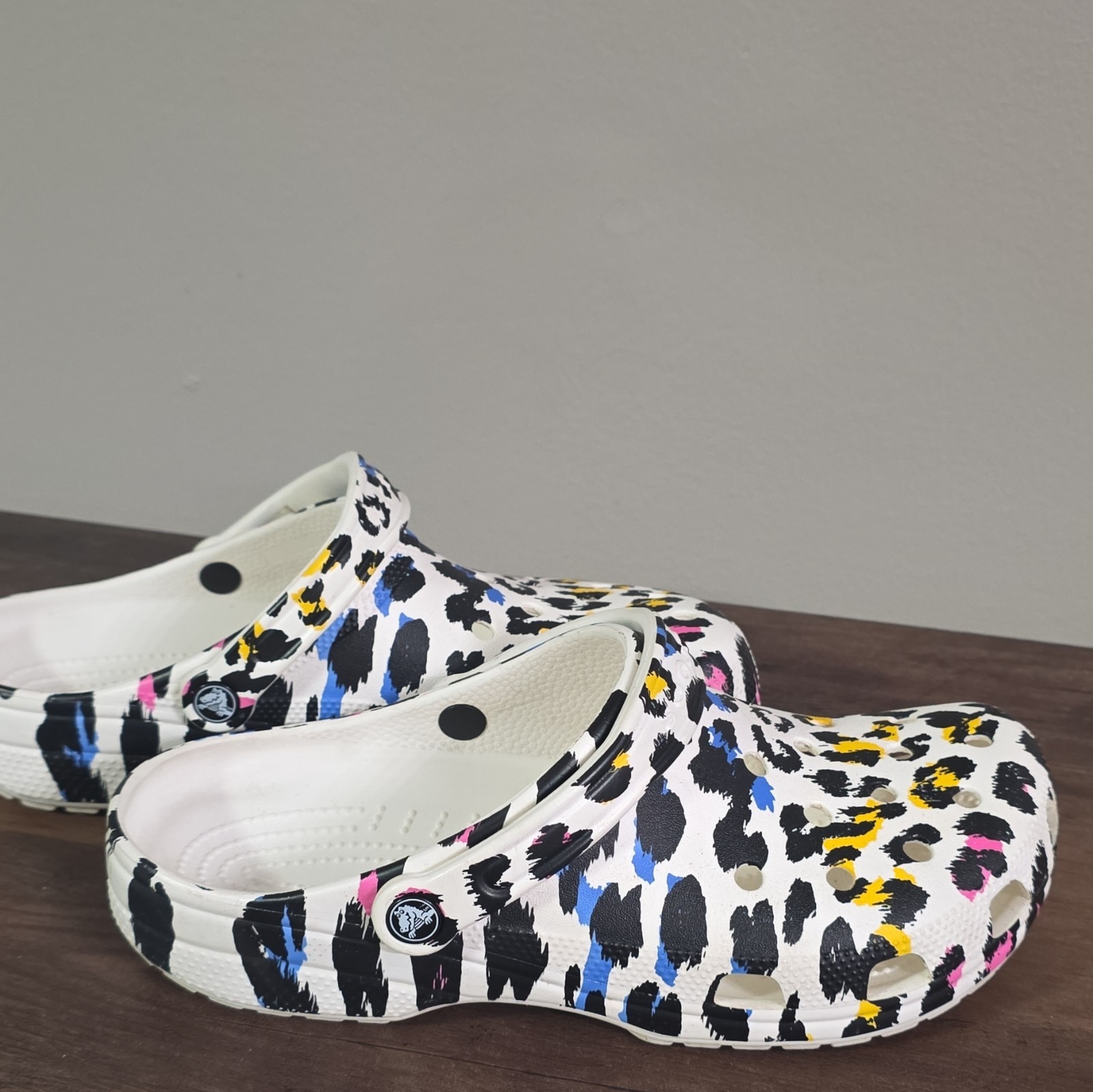 Crocs Classic Clog Women’s 11 White Multicolor Leopard Slip-On Comfort Strap