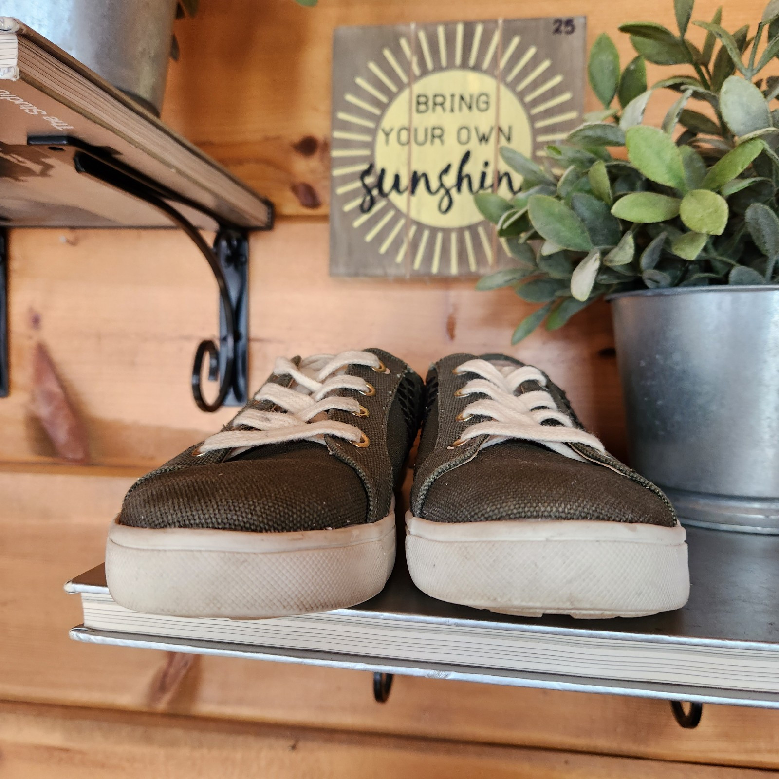 Jack Rogers Luna Sneaker Canvas Chevron Embroidered Lace-Up Olive Green Sz 6.5M