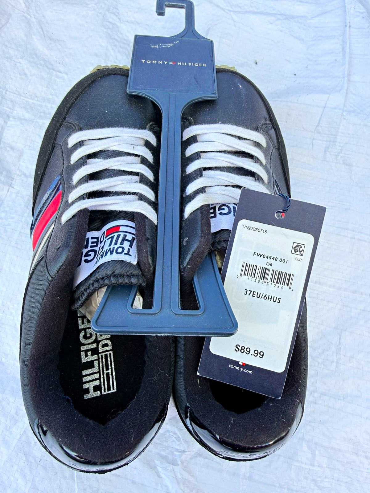 Tommy Hilfiger Denim Low Top Lace-Up Sneakers Black/White/Red/Blue Logo size 6.5
