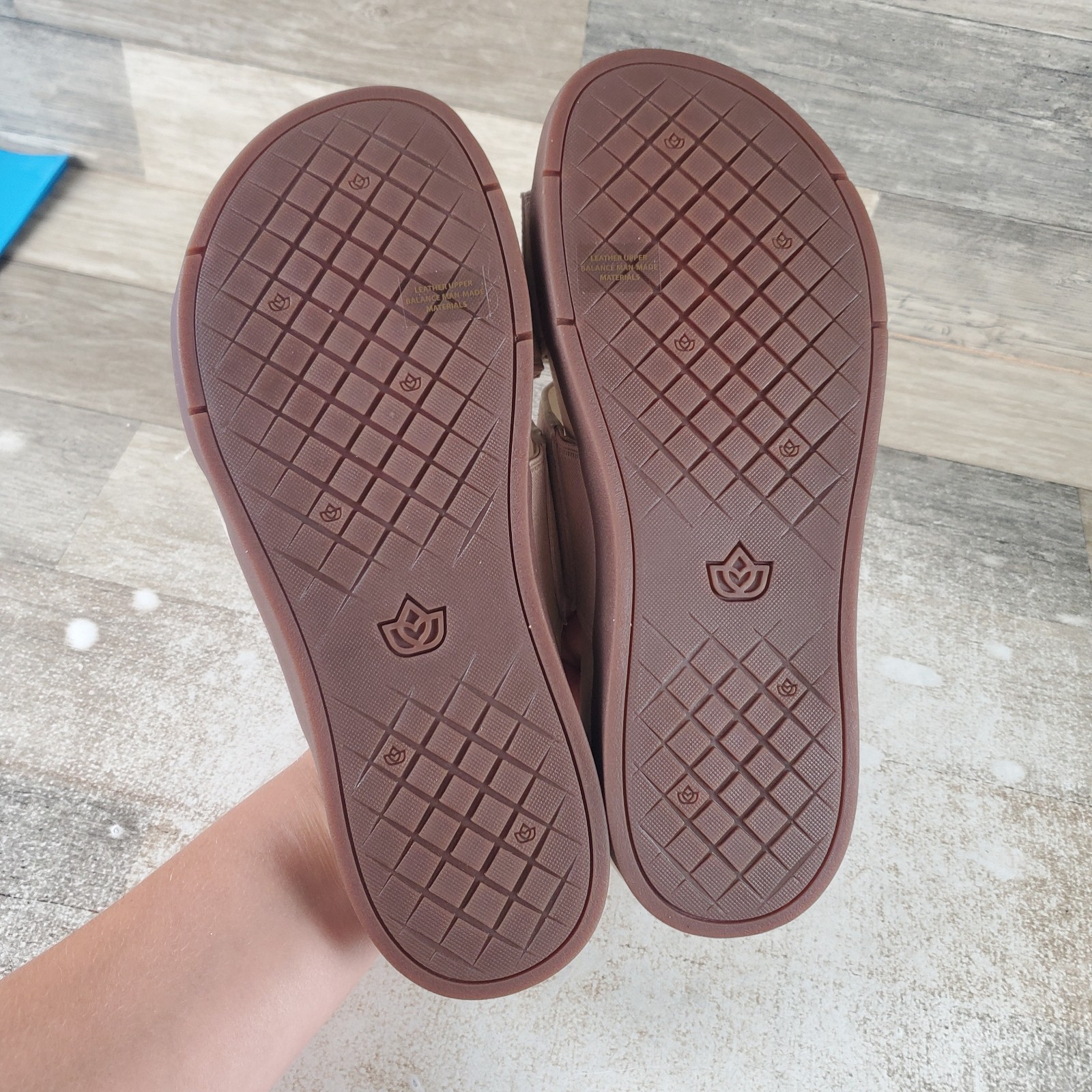 Spenco Twilight Ellie Womens Slide Sandal Sz 9.5 Taupe Leather Slip On Studded