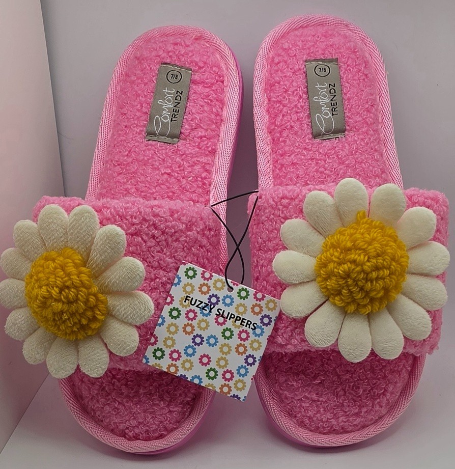 Women’s Pink Size 7/8 Fuzzy Slippers With Daisy-NWT