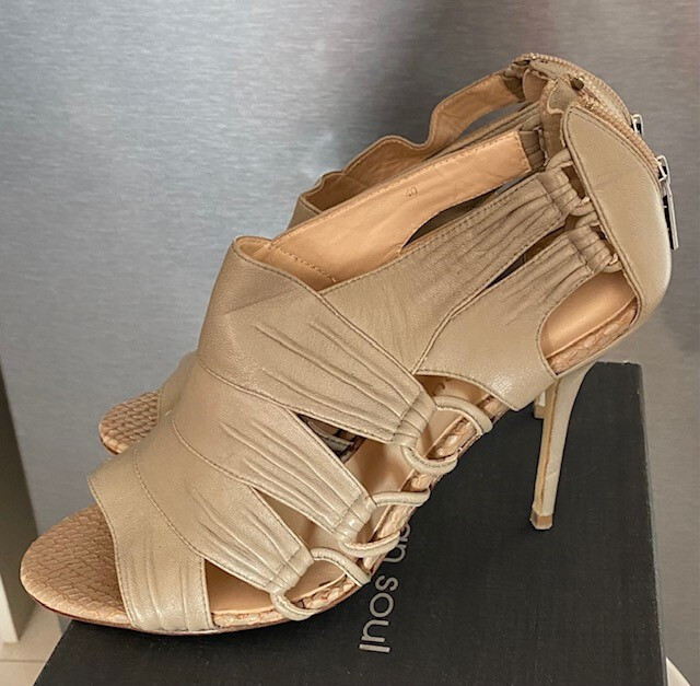 NIB Urban Soul Yorkshire Leather Sandals Size 40 EU US10